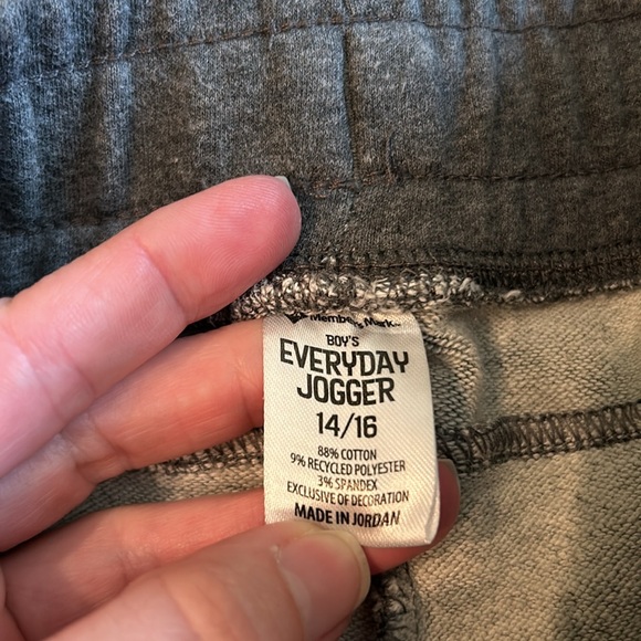 Youth Members Mark Joggers - Picture 6 of 9